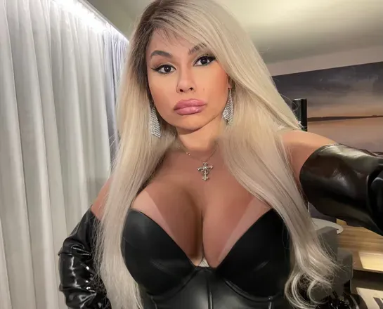 OnlyFans account  jhenniferjolie avatar 1