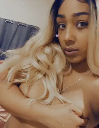 OnlyFans account  berrieluv avatar 1