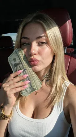 OnlyFans cuenta surrendertolauren header 2