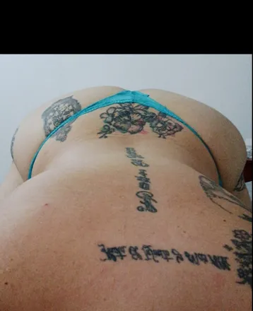 OnlyFans account  lesslove header 2