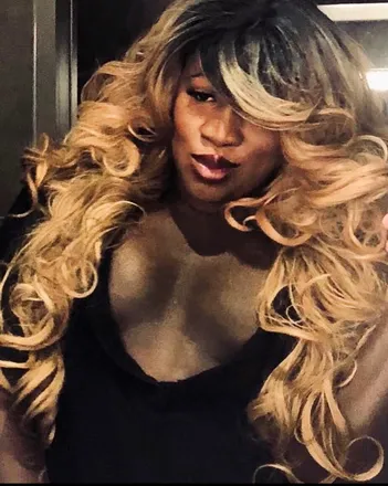 OnlyFans cuenta curvycocots header 2