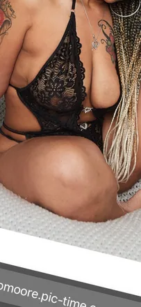 OnlyFans cuenta carmellar8d header 2