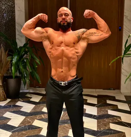 OnlyFans cuenta nikolayhristozov header 2