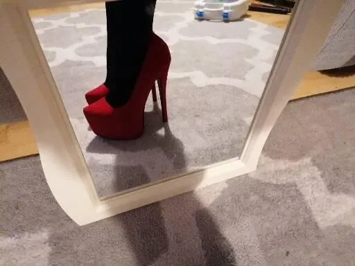 OnlyFans account  gwenllianfree1 header 2