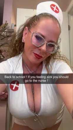 OnlyFans cuenta nursekat10 header 2