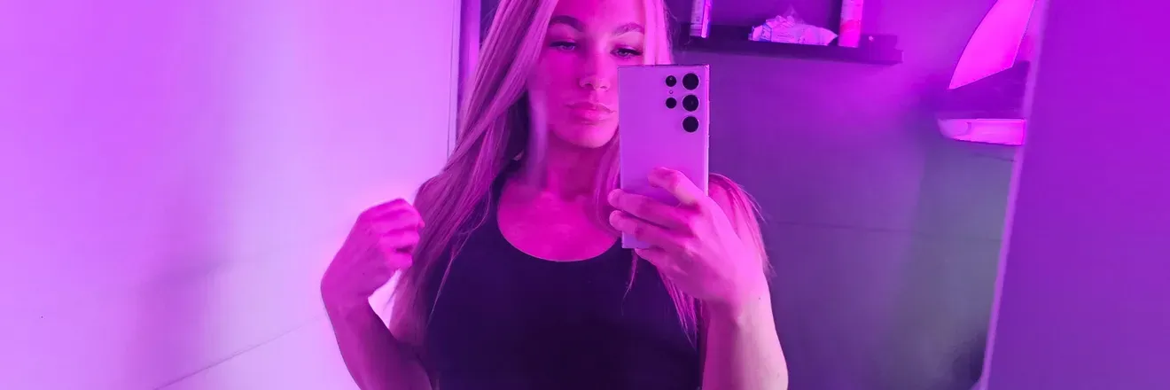 OnlyFans cuenta kinkykirsten_xx header 2