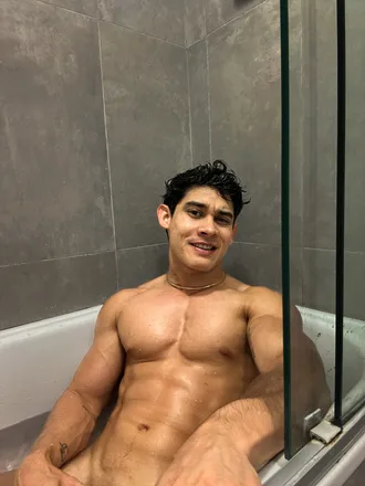 OnlyFans cuenta tomasjulianok header 2
