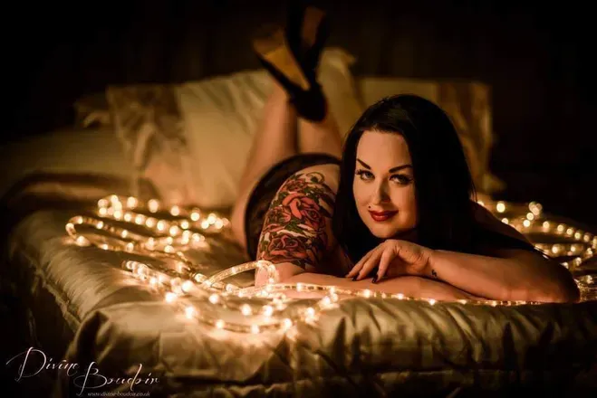 OnlyFans cuenta loulabellewebb header 2