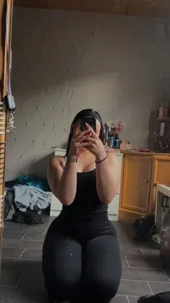 OnlyFans cuenta kiss.me.karma avatar 1