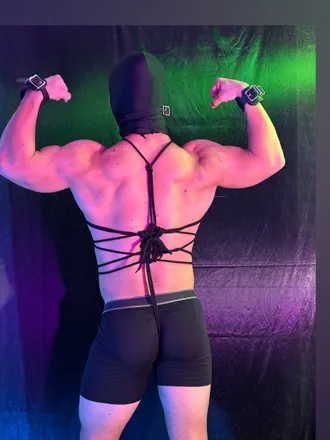 OnlyFans cuenta kinkybuffboy header 2