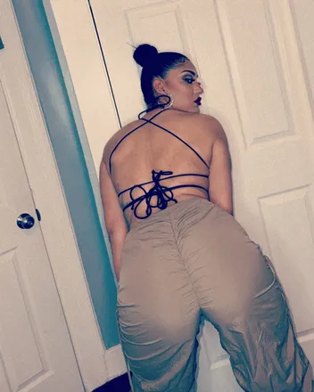 OnlyFans cuenta butterflyyy_official header 2