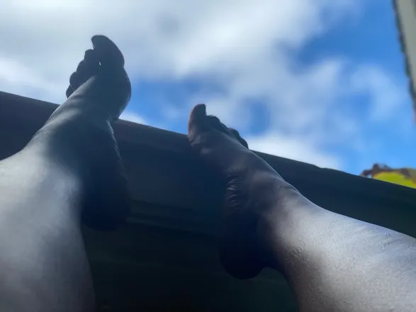 OnlyFans cuenta gemnextdoor92 header 2