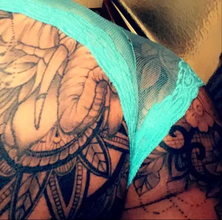 OnlyFans cuenta tattooedmom2 avatar 1
