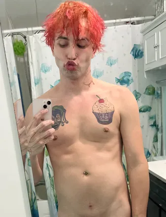 OnlyFans account  plugsworld header 2
