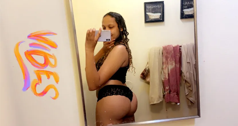 OnlyFans cuenta itsasmallworld23 header 2