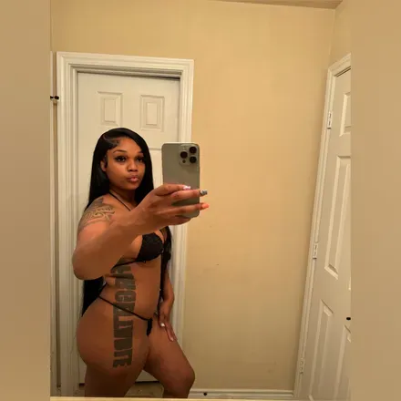 OnlyFans account  vibewcece header 2