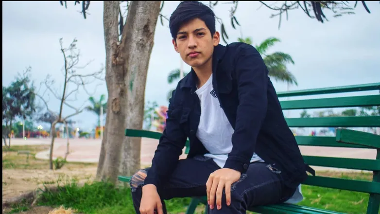 OnlyFans account  burgos_lpz02 header 2