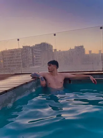 OnlyFans cuenta fk90210fk header 2