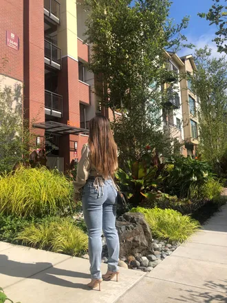 OnlyFans account  honeyxhelen header 2