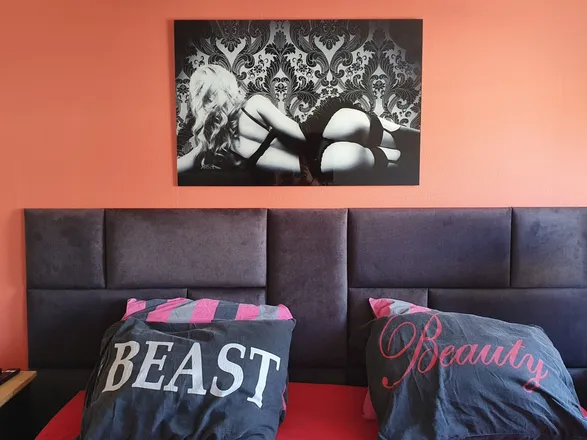 OnlyFans cuenta u283660613 header 2