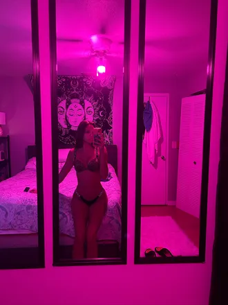 OnlyFans cuenta theoneandonlylola header 2