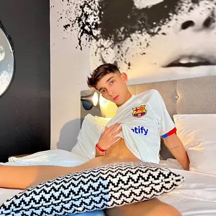 OnlyFans cuenta chico_twiink header 2
