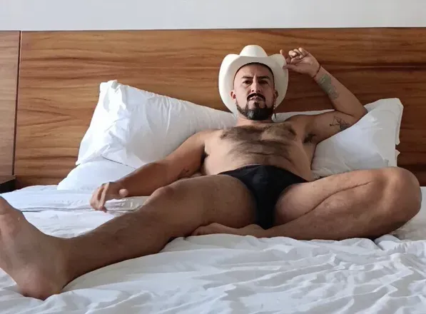 OnlyFans account  chulomx header 2
