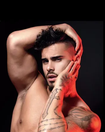 OnlyFans cuenta alexisdescalzo1 header 2