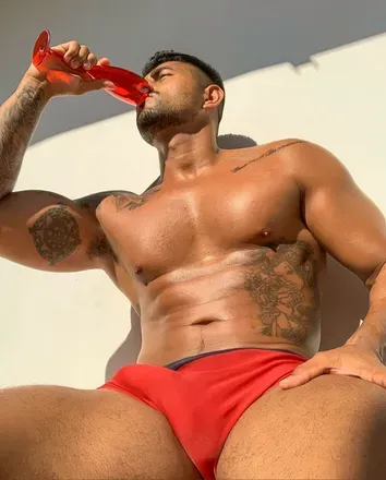 OnlyFans account  ivanluz131 avatar 1