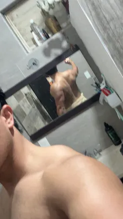 OnlyFans account  arturitopapirey header 2