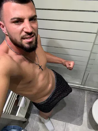 OnlyFans account  xxavvvvx header 2