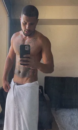 OnlyFans cuenta bigleg8inches header 2
