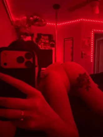 OnlyFans cuenta urborderlinebestie header 2