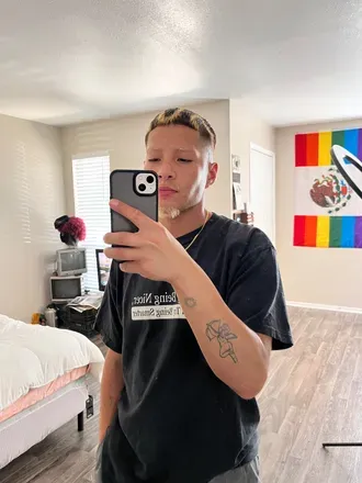 OnlyFans cuenta theboywithpurplehair avatar 1