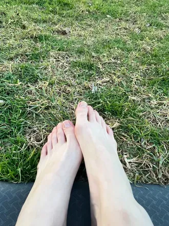 OnlyFans cuenta feettravelling header 2