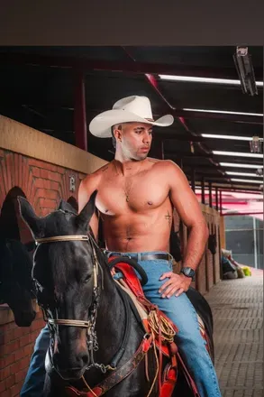 OnlyFans cuenta alejito19 avatar 1