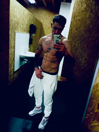 OnlyFans cuenta crt121 header 2