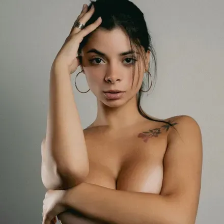 OnlyFans cuenta emilyara avatar 1