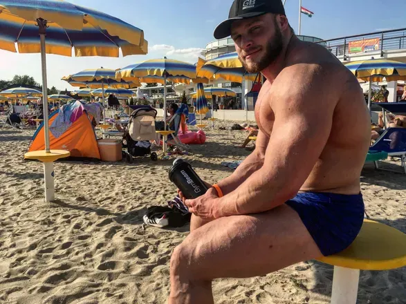 OnlyFans cuenta beastmuscle header 2