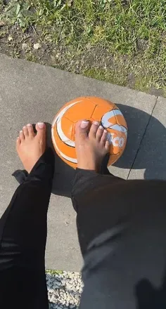 OnlyFans cuenta dollysfeet97 header 2