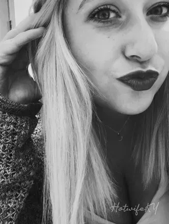 OnlyFans cuenta hotwifekyvip avatar 1