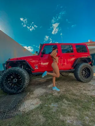OnlyFans account  emmaaust avatar 1