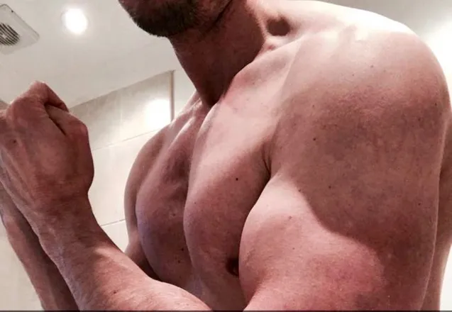 OnlyFans cuenta throbbinhard_1 header 2