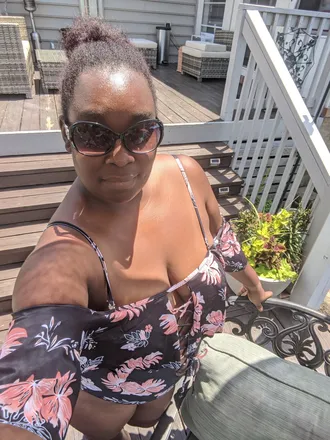 OnlyFans cuenta honeybrowneyez86 header 2