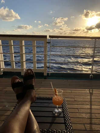 OnlyFans cuenta chisfeet404 header 2