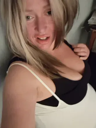 OnlyFans cuenta carmelmonroe22 header 2