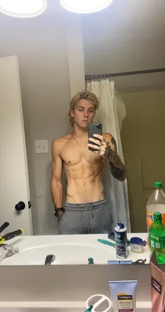 OnlyFans cuenta brokendown header 2