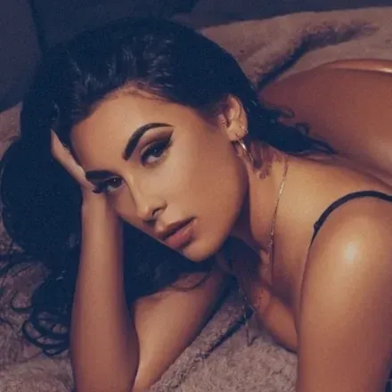 OnlyFans cuenta zeinaisreal avatar 1