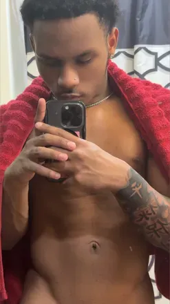 OnlyFans account  guapodominicano header 2
