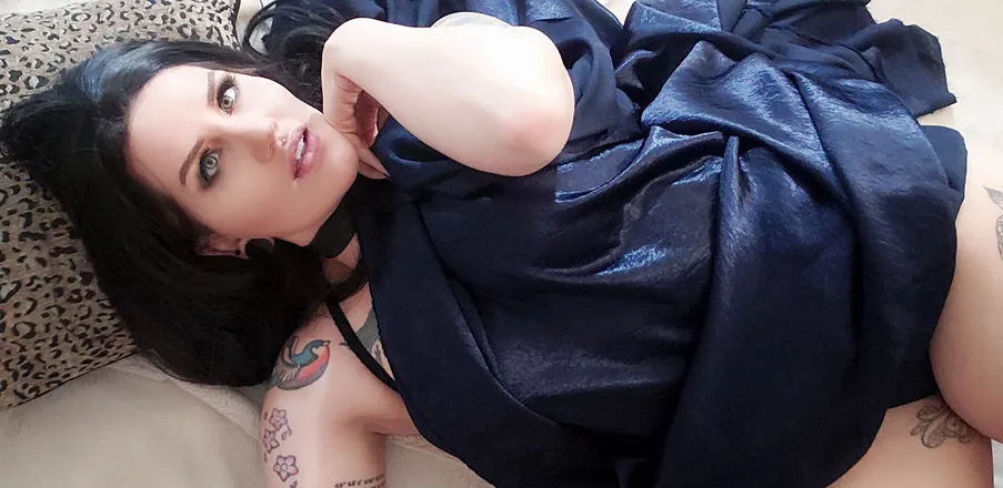 OnlyFans account  killwaii header 2